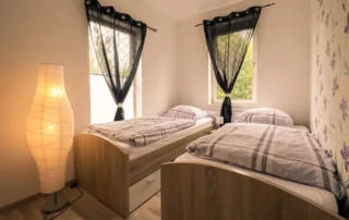 Gästezimmer-1-Eschwege-0013 Zimmer 1 Für 1 oder 2 Personen. Einzel-/Doppelzimmer mit zwei Einzelbetten, Kochbereich und Bad