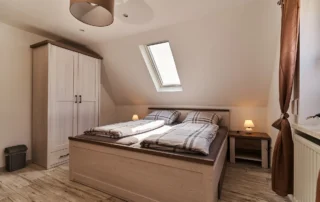 Gaestezimmer-2-Monteurzimmer-5 Zimmer 2 Für 1 oder 2 Personen. Einzel-/Doppelzimmer mit Doppelbett für 1-2 Personen.